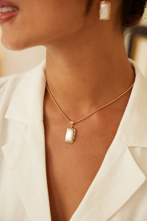 Long baroque natural pearl necklace